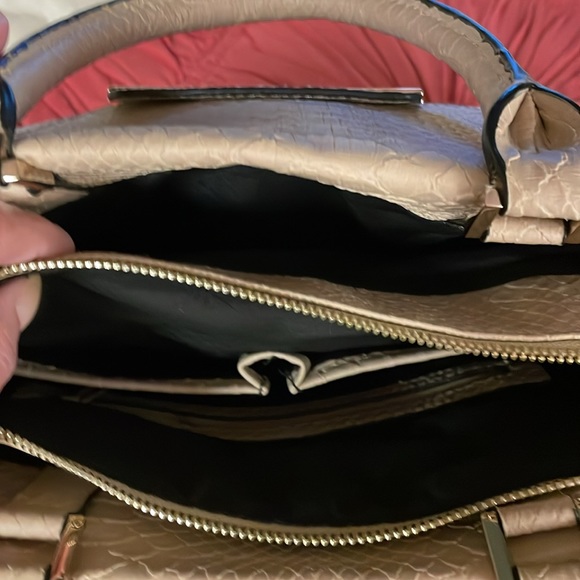 Jones New York Signature Carrie Satchel Bag Black, White and Beige. - Picture 8 of 12